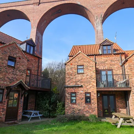No 18 Riverside Walk Kingfisher Holiday home