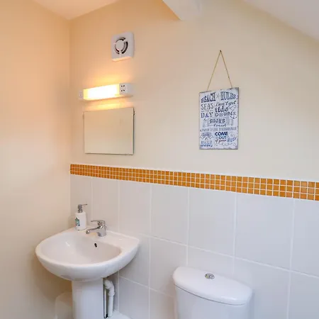 No 18 Riverside Walk Kingfisher Whitby